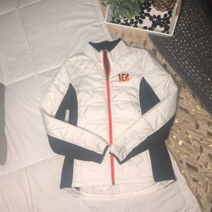 Like New! NFL Women’s Bengals jacket. Size M.